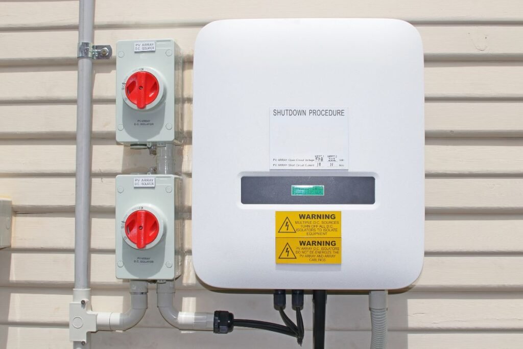 Smart solar inverter